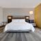 Holiday Inn Express & Suites - Glendale Downtown