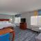 Hampton Inn & Suites Clovis Airport North