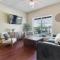 Dual Urban Oasis 8BR in Vibrant North Loop Hub - Austin