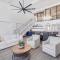 8th Floor Penthouse Luxury Beautifully Remodeled 8th Floor Penthouse Luxury Beautifully Remodeled