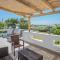 Villa Komorebi, the Private 3BR Grand Estate - 2500m2 Garden - Walk to Beach & Town