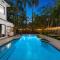Coconut Grove Villa with heated Pool sleeps 12 - Майами