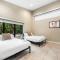 Coconut Grove Villa with heated Pool sleeps 12 - Miami