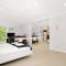 The Crows Nest Spacious Studio with Balcony