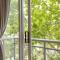The Crows Nest Spacious Studio with Balcony