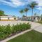 M Lake Worth Beach - Modern Villas Near West Palm Beach, Chic Retro Vibes, King Bed, Cozy Backyard, BBQ, Workspace, High-Speed Internet, Free Parking, 5 Minutes to Downtown & Beach - Lake Worth