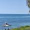 SUN AND FLOWERS APARTMENT and STUDIO in front of the sea - توبولا