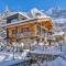 Chalet Red Fox