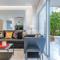 Hidden Gem: 2BR Artistic Retreat in Glyfada Center - Atény
