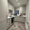 Luxurious New Serviced Apartment (Surrey) - Redhill