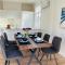 Luxurious Home Close to Beach Luxurious Home Close to Beach