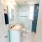 Centrally Located Efficiency One Mile to the Beach!