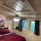 Creekside 3 bedroom 2 bath cabin on private creek