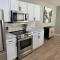 Birdie Mae - 2 bedroom House in DT Hamilton