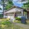 Shawano Cabin Getaway - Walk to Lake and Park! - Shawano