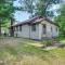 Shawano Cabin Getaway - Walk to Lake and Park! - Shawano