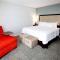 Hampton Inn- Suffolk - سوفولك