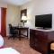 DoubleTree by Hilton Hotel Grand Rapids Airport - Grand Rapids