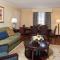 DoubleTree by Hilton Hotel Grand Rapids Airport - Grand Rapids