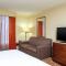 DoubleTree by Hilton Hotel Grand Rapids Airport - 大急流城