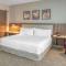 Hilton Garden Inn Boston Logan Airport - Бостон