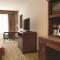 Hilton Garden Inn Boston Logan Airport - Бостон