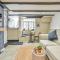 Luxury Couples Getaway with River Views and Parking