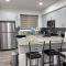 Private Entire Townhouse Retreat Close to Lake