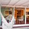 Utopia Guesthouse & Yoga Studio beachfront home - El Cuyo