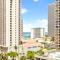 Unwind in Style, Waikiki Sunset Condo with Free Parking - Гонолулу