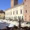 Verona Luxury Flats , Piazza Erbe with balcony on main square