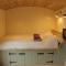 Cosy Shepherd's Hut with Hot Tub - Church Stretton