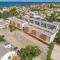 Apartment in Guarajuba with 2 Comfortable Suites.