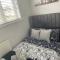 Luxury 2 bedroom maisonette with private garden, fibre WIFI, Sky channels - Camberley