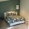 Luxury Retreat Ultimate Location - 2 bedrooms 2 bathrooms