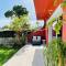 Casa de 3 plantas, con jardín y vistas al golf
