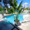 Beachside Bliss Pool Retreat Half mile to Beach - هوليوود