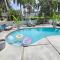 Beachside Bliss Pool Retreat Half mile to Beach - هوليوود