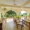 Maweni House - Beachfront, Pool, AC & Cook