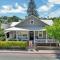 Spacious Downtown Jackson Retreat- Historic Hangout
