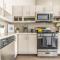One bedroom luxury apartment (Gym, Wifi, Parking, Rooftop Deck)