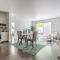 One bedroom luxury apartment (Gym, Wifi, Parking, Rooftop Deck)