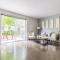 One bedroom luxury apartment (Gym, Wifi, Parking, Rooftop Deck)