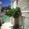 LAOUTARIS INN
