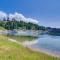 Whidbey Island Oasis Walk to Beach, Hot Tub, View