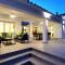 LEON INMO Villa Estrella - 12313 - Empuriabrava