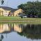 Port Saint Lucie A Little Piece Of Heaven- Peaceful Lake view Apartment- 1 min from I95 and Turnpike