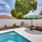 Pool and Screened-In Patio Tropical Florida Abode - Палм-Бич-Гарденс