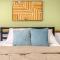 Cayuga bungalow on lake—sleeps 13—outdoor firepit