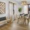 Cayuga bungalow on lake—sleeps 13—outdoor firepit